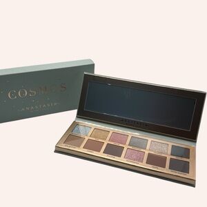 Anastasia Beverly Hills
Cosmos Eyeshadow Palette
